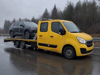 Holowanie SUV-a w deszczu – Zgierz