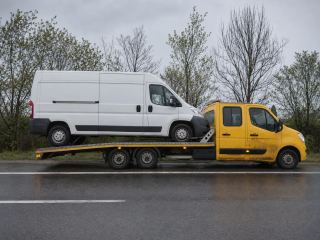 Transport busa dostawczego wiosną – Zgierz